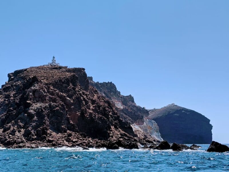 Santorini: Island Highlights Cruise on a Luxurious Yacht - Meal and Beverages
