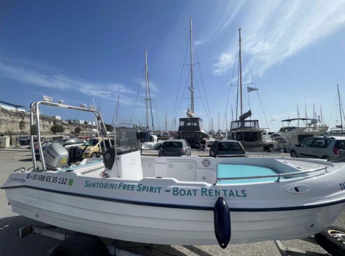 Santorini: License-Free Boat Rental With Snorkeling Gear - Frequently Asked Questions