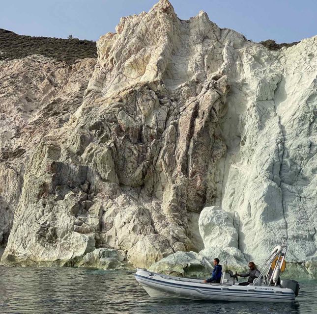 Santorini: License Required - With Skipper - Key Points