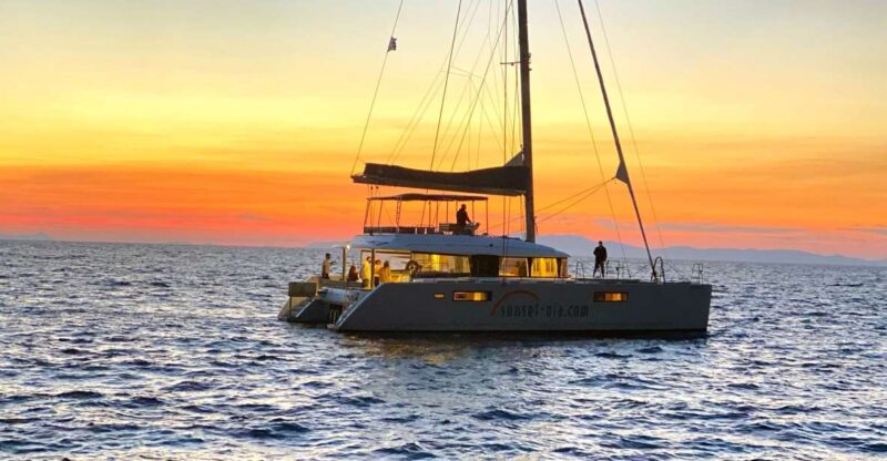 Santorini: Luxurious Catamaran Cruise With Meal & Open Bar - Key Points