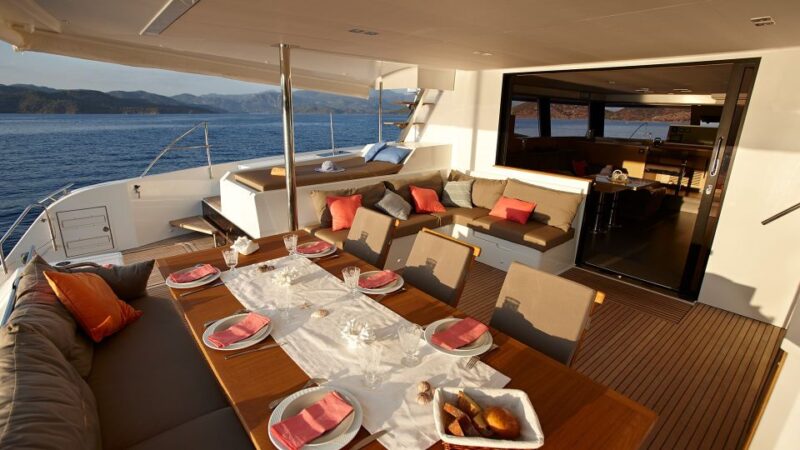 Santorini: Luxurious Catamaran Cruise With Meal & Open Bar - Highlights of the Excursion