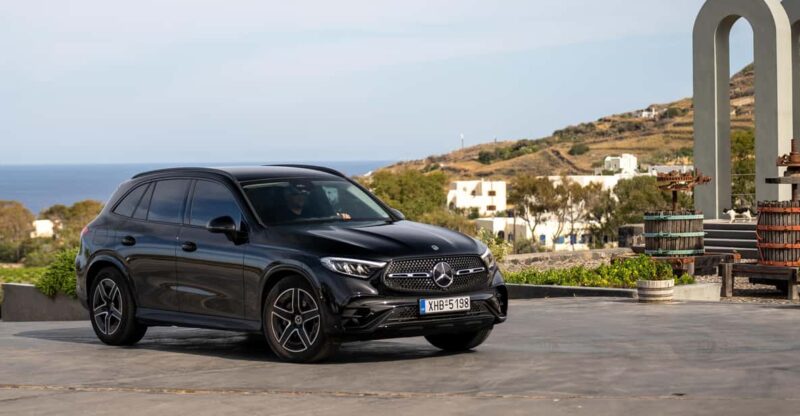 Santorini: Luxurious VIP Transfers Airport & Port - Driver Expertise