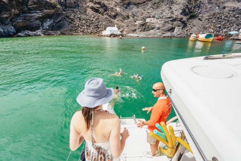 Santorini: Luxury Catamaran Day Trip With Meal and Open Bar - Dining Options