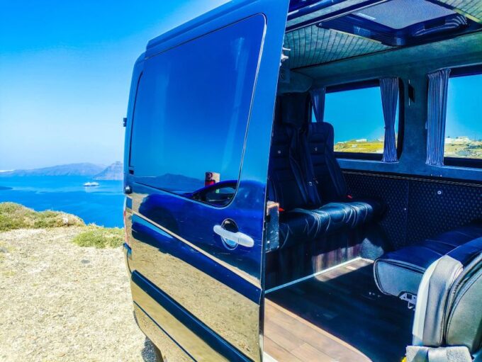 Santorini : Luxury Transportation From/To Airport - Reservation Process