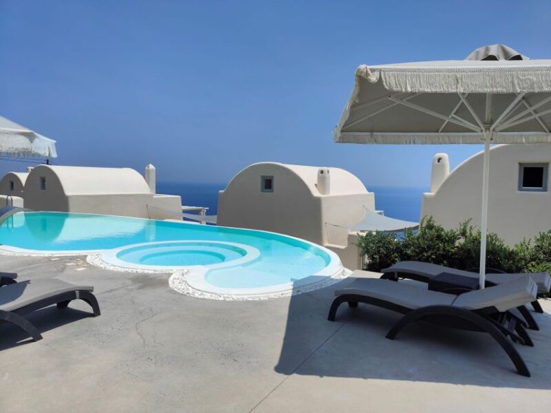 Santorini: Massage Ritual With Wine Fruits & Day Pool Access - Key Points