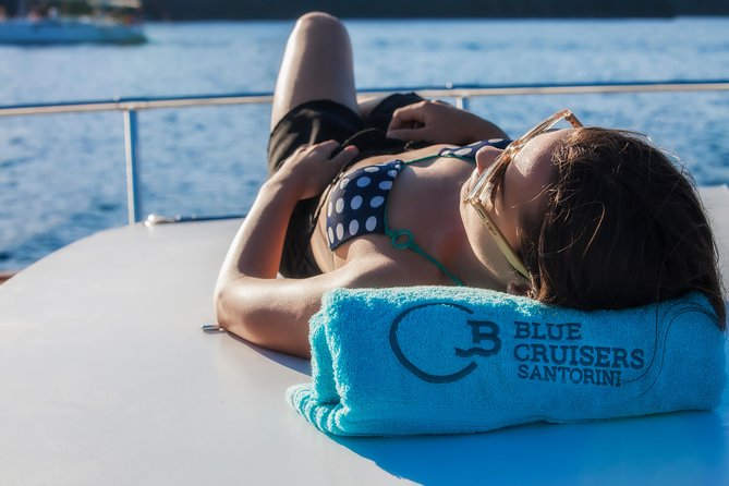 Santorini: Motor Yacht Day Cruise With 5-Course Lunch - Cruising the Caldera