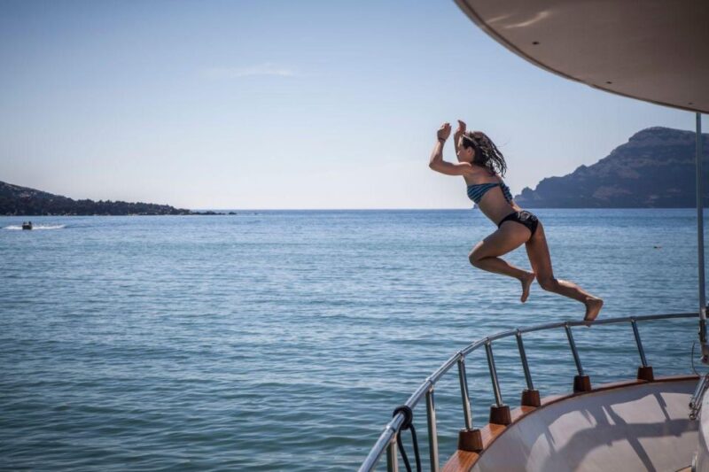 Santorini: Motor Yacht Private Cruise With 5-Course Meal - Sightseeing and Activities