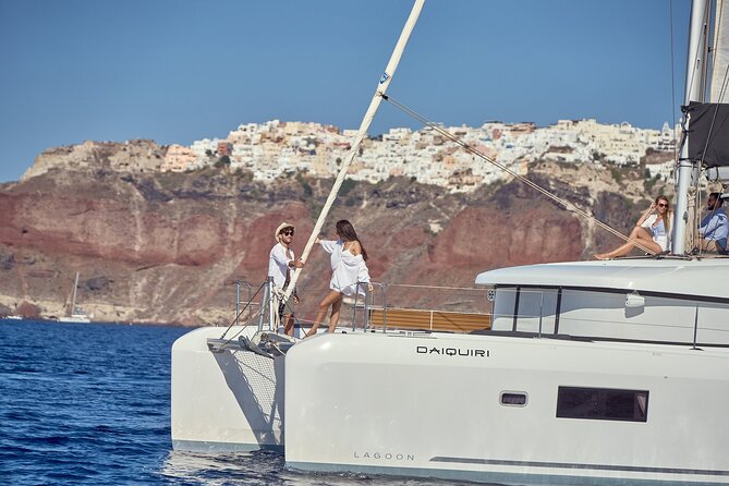 Santorini Oia: Caldera Luxury Day Cruise With BBQ & Drinks - Stunning Caldera and Volcano Views