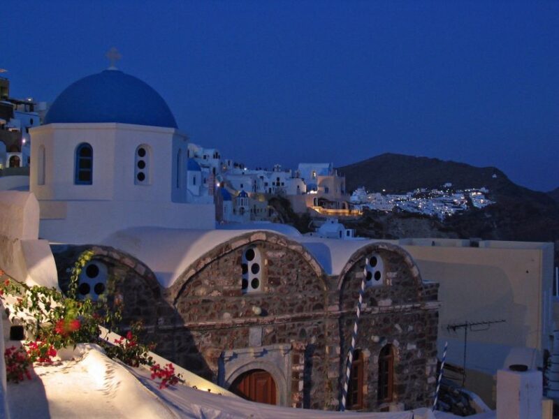 Santorini: Oia Cultural Highlights Sunset Walking Tour - Photographic Opportunities