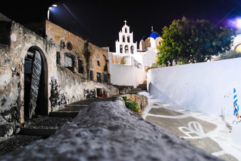 Santorini: Oia Cultural Highlights Sunset Walking Tour - Inclusion and Exclusions