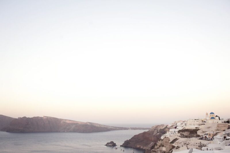Santorini: Oia, Megalochori, and Akrotiri Excavations Tour - Key Points