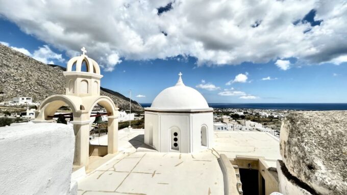 Santorini on a Private Tour With the Experts - Wander Through Emporio