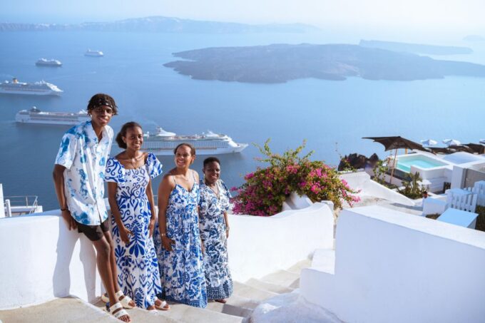 Santorini Photo Session With Professional Photographer - Frequently Asked Questions
