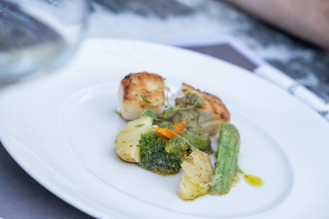 Santorini Private 8 Wine Tastings With Dinner & Oia Sunset - Dining Experience