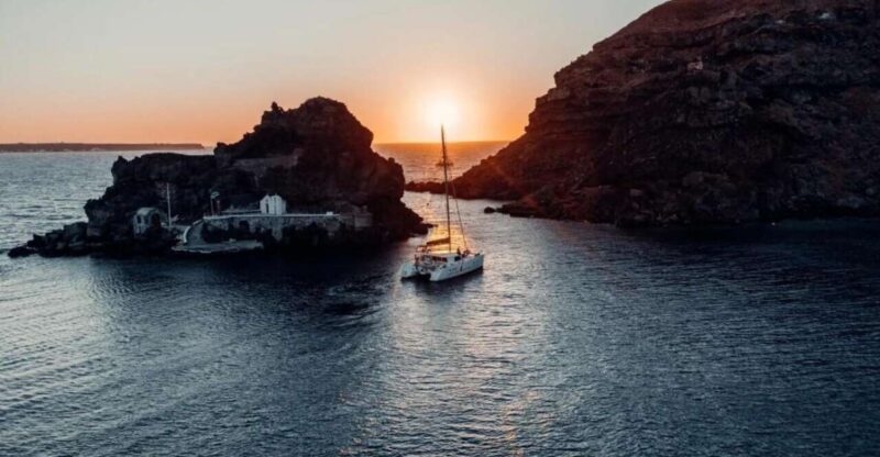 Santorini: Private Catamaran Cruise With BBQ Meal and Drinks - Key Points