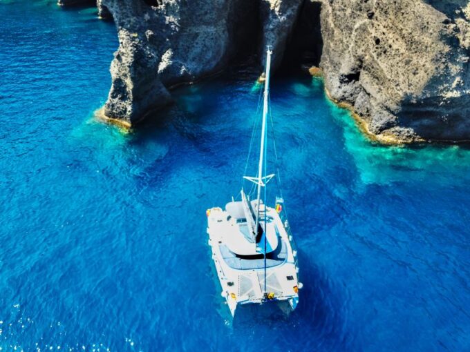 Santorini: Private Catamaran Excursion With Food and Drinks - Itinerary Overview