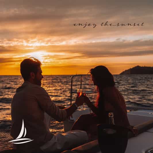 Santorini: Private Catamaran Sunset Cruise With Dinner - Key Points
