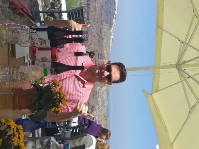 Santorini: Private Exclusive Tour With a Local Guide - Experiencing the Islands Iconic Landmarks