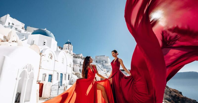 Santorini: Private Flying Dress Photoshoot Experience - Personalized Photoshoot Assistance