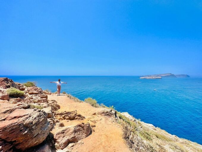 Santorini: Private Guided Sightseeing Day Tour - Seamless Transportation and Knowledgeable Guides