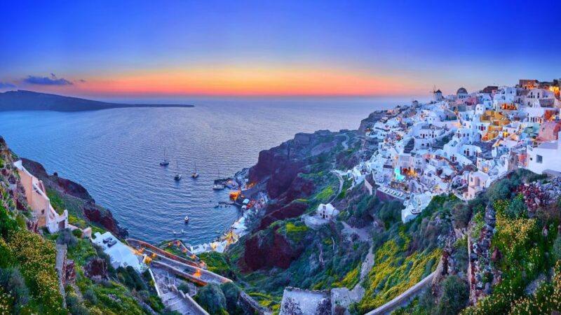 Santorini: Private Guided Sunrise Tour With a Sunrise View - Visiting Perissa and Its Beaches