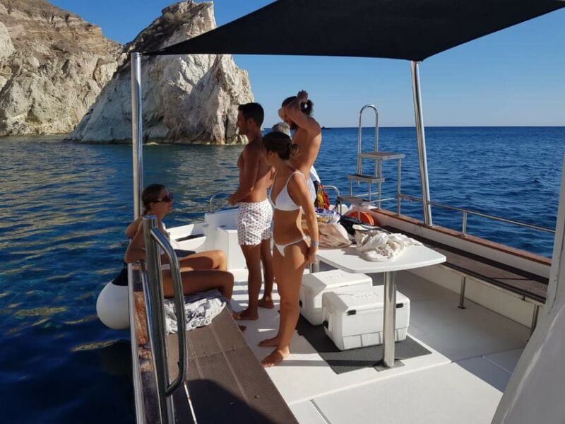 Santorini: Private Motorboat Cruise and Volcano Hike - Cruise in Santorini Caldera