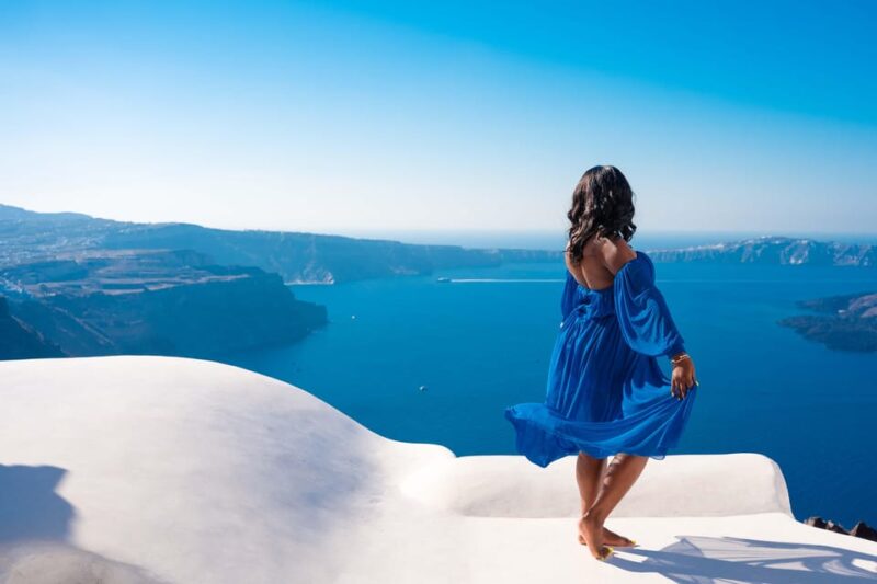 Santorini: Private Photoshoot Tour by a Pro Photographer - Services Included