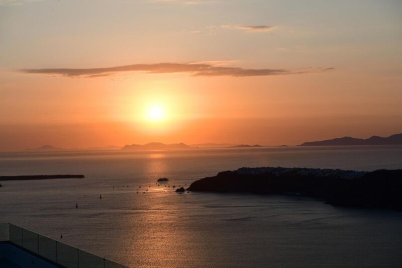 Santorini: Private Romantic Sunset Dinner With Caldera View - Personalized Service and Hospitality