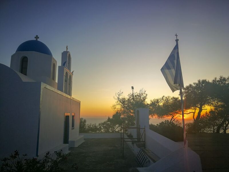 Santorini: Private Sunrise Tour With Breakfast and Oia Visit - Itinerary Highlights