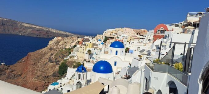 Santorini: Private Tour in Spanish With Local Guide - Admire Caldera Cliff Views
