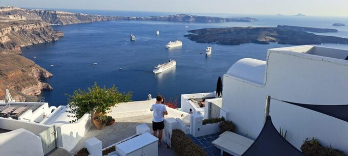 Santorini: Private Tour in Spanish With Local Guide - Explore Unique Destinations