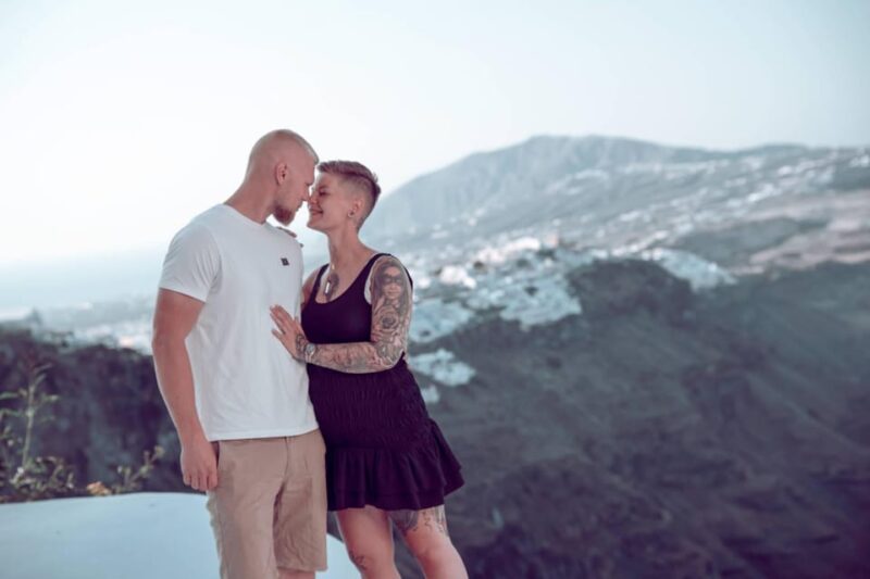 Santorini: Proposal Photoshoot L Private Entry to Blue Dome - Photoshoot Duration