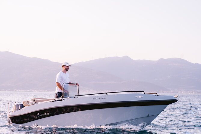 Santorini Rent a Boat - License Free - Meeting Point and Logistics