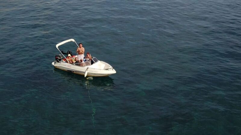 Santorini: Rent a Speedboat License Free - Inclusions and Exclusions