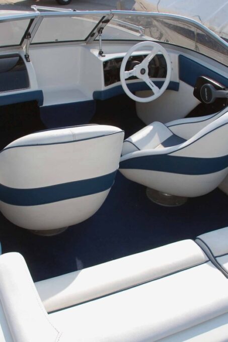 Santorini: Rent a Speedboat License Free - Safety Considerations