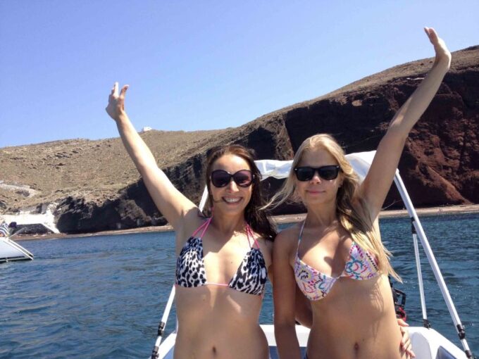 Santorini: Rent a Speedboat License Free - Frequently Asked Questions