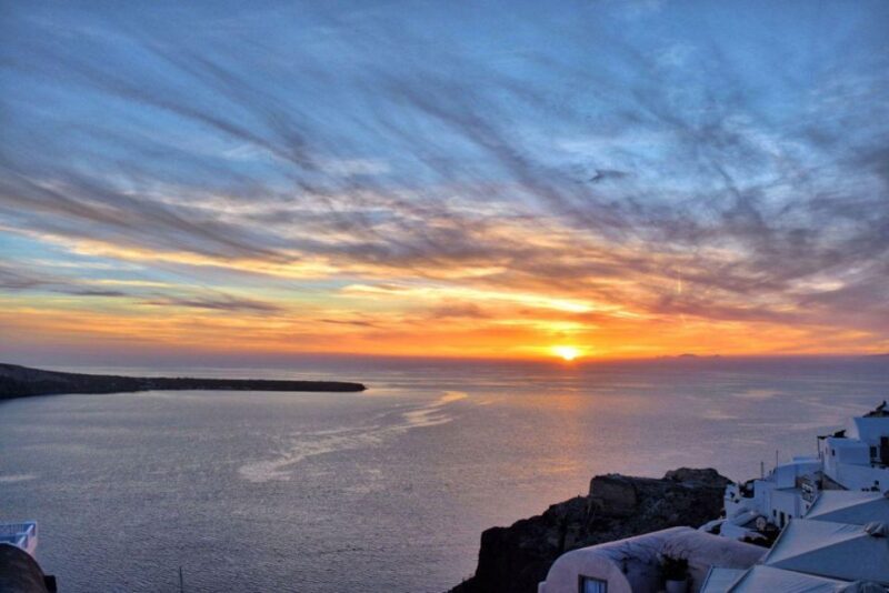Santorini: Roundtrip Transfer To Oia - Highlights of the Experience