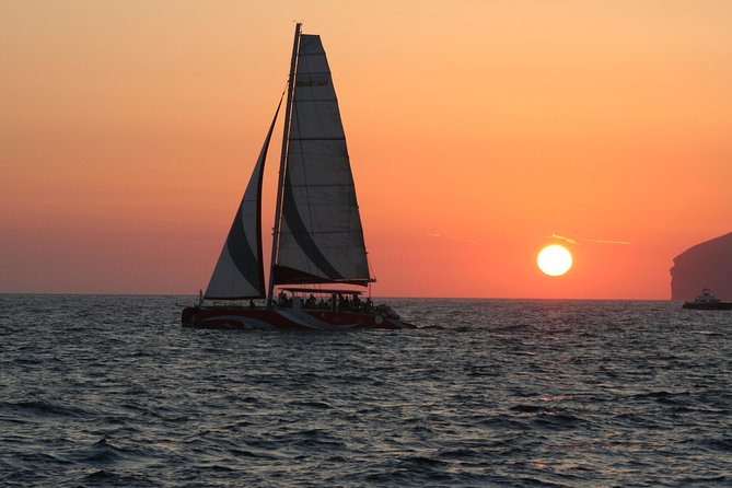 Santorini Sailing Dream Catcher With BBQ Lunch and Drinks - Complimentary Drinks and Beverages