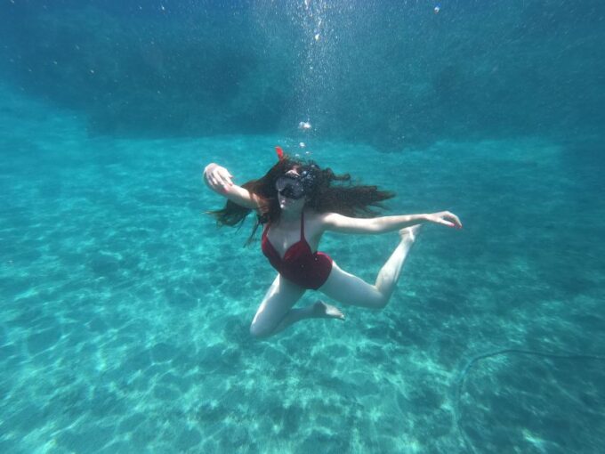 Santorini: Sea Caves Kayak Trip With Snorkeling and Picnic - Enjoy Cliff Jumping and Picnic
