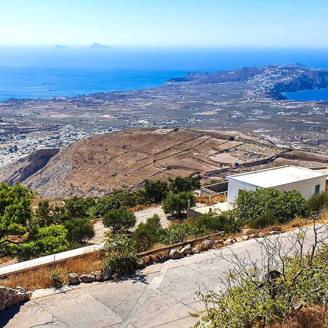 Santorini Semi-Private Land Tour for Cruise Guests - Oia: Castle, Blue Domes, and Caldera Views