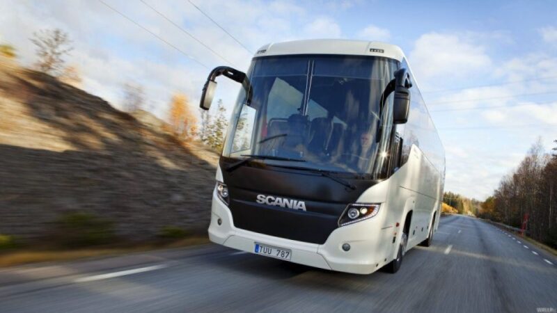 Santorini: Shared Transfer From Airport or Port to Fira - Transfer Experience
