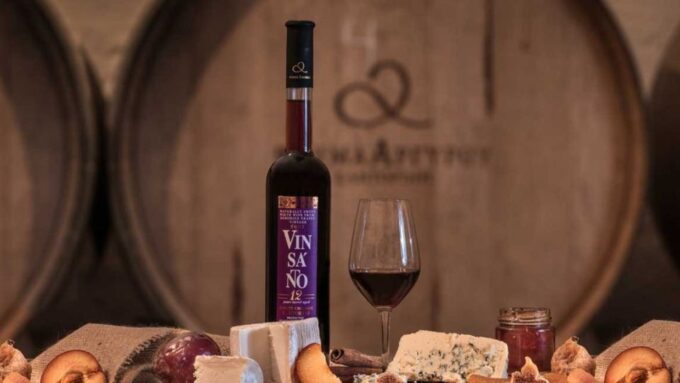 Santorini: Small Group Tour of 3 Local Wineries - Distinctive Santorini Flavors