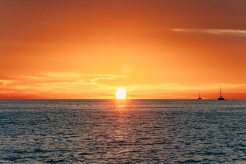 Santorini: Sunset Boat Cruise With BBQ Meal & Wine - Included Amenities