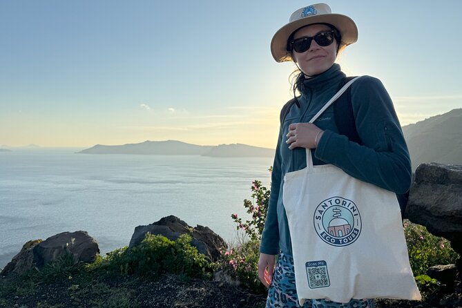 Santorini: Sunset Walking Tour in Caldera With Tasting - Health and Accessibility