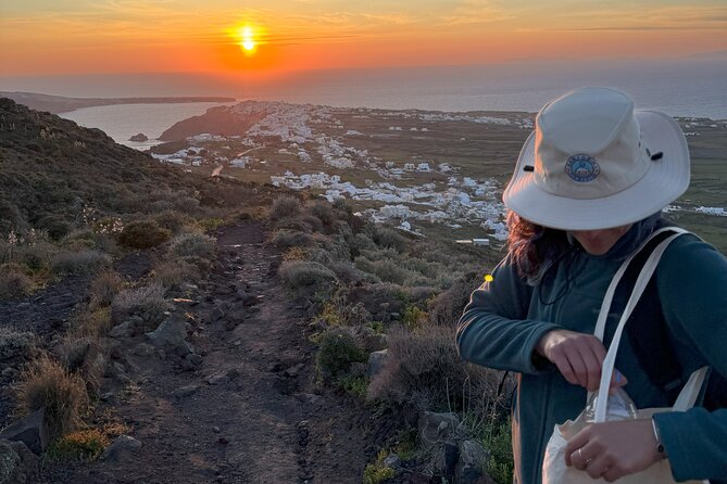 Santorini: Sunset Walking Tour in Caldera With Tasting - Booking Information