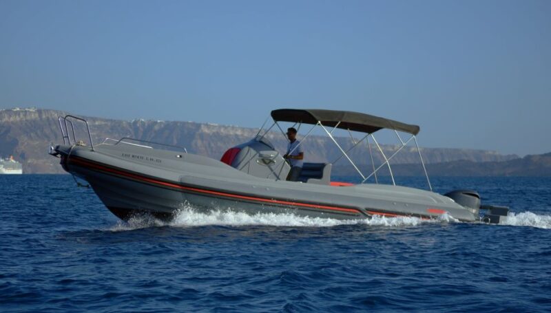 Santorini: Thirassia and Santorini Caldera Speedboat Cruise - Onboard Amenities