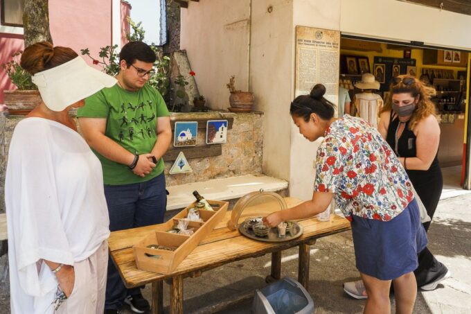 Santorini: Top Sights Day Trip, Wine Tasting, & Oia Sunset - Indulging in Wine Tasting