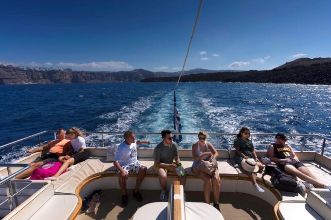 Santorini: Tour of Caldera by Glass Bottom Boat - Important Details