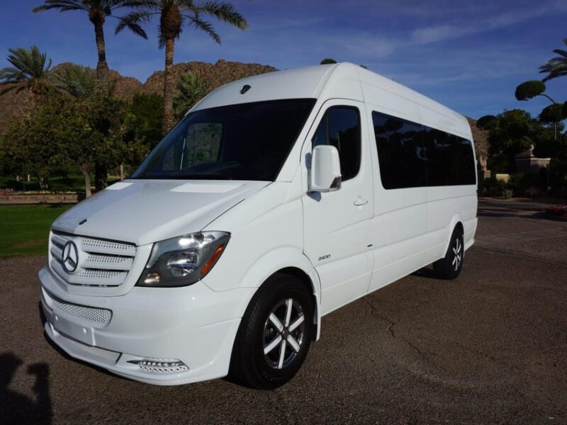 Santorini: Transfer To Any Location - Vehicle Offerings