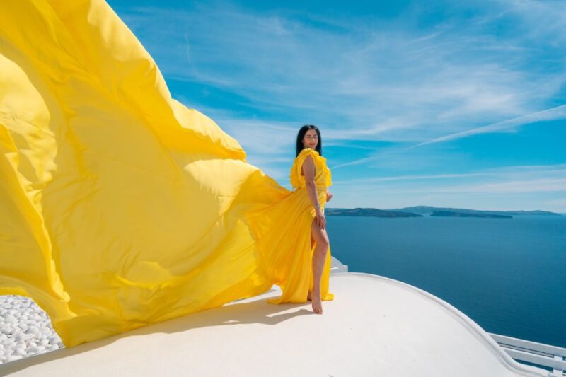 Santorini: Unique Flying Dress Photoshoot With Drone! - Key Points